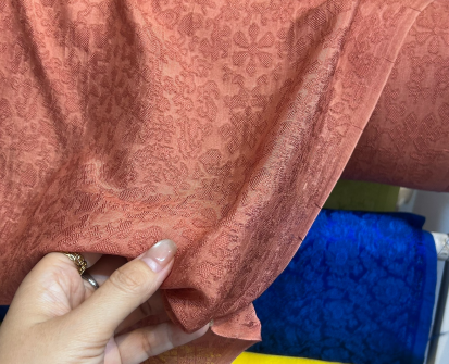 KHI LỤA KHÔNG CÒN CHỈ LÀ MỘT TẤM VẢI