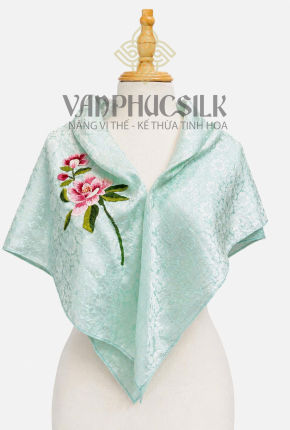 Khăn lụa satin  thêu hoa hồng 