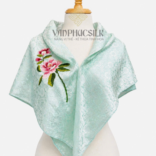 Khăn lụa satin  thêu hoa hồng 