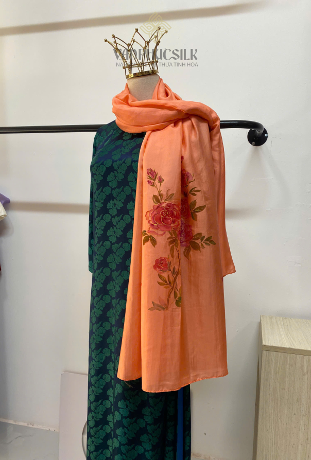 Khăn lụa vẽ nghệ thuật Hoa Hồng